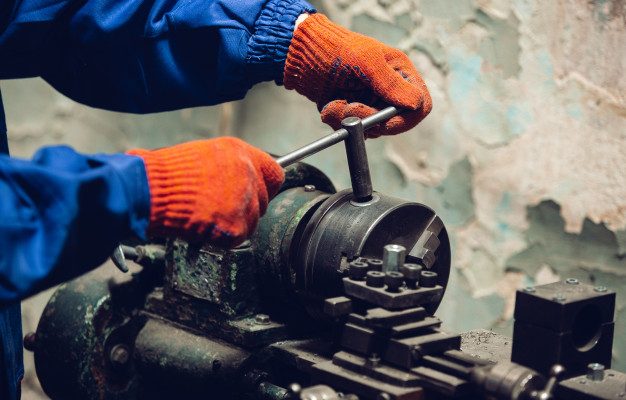 Repair of industrial engines